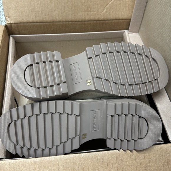 Steve Madden Gates Boots - Picture 3 of 6